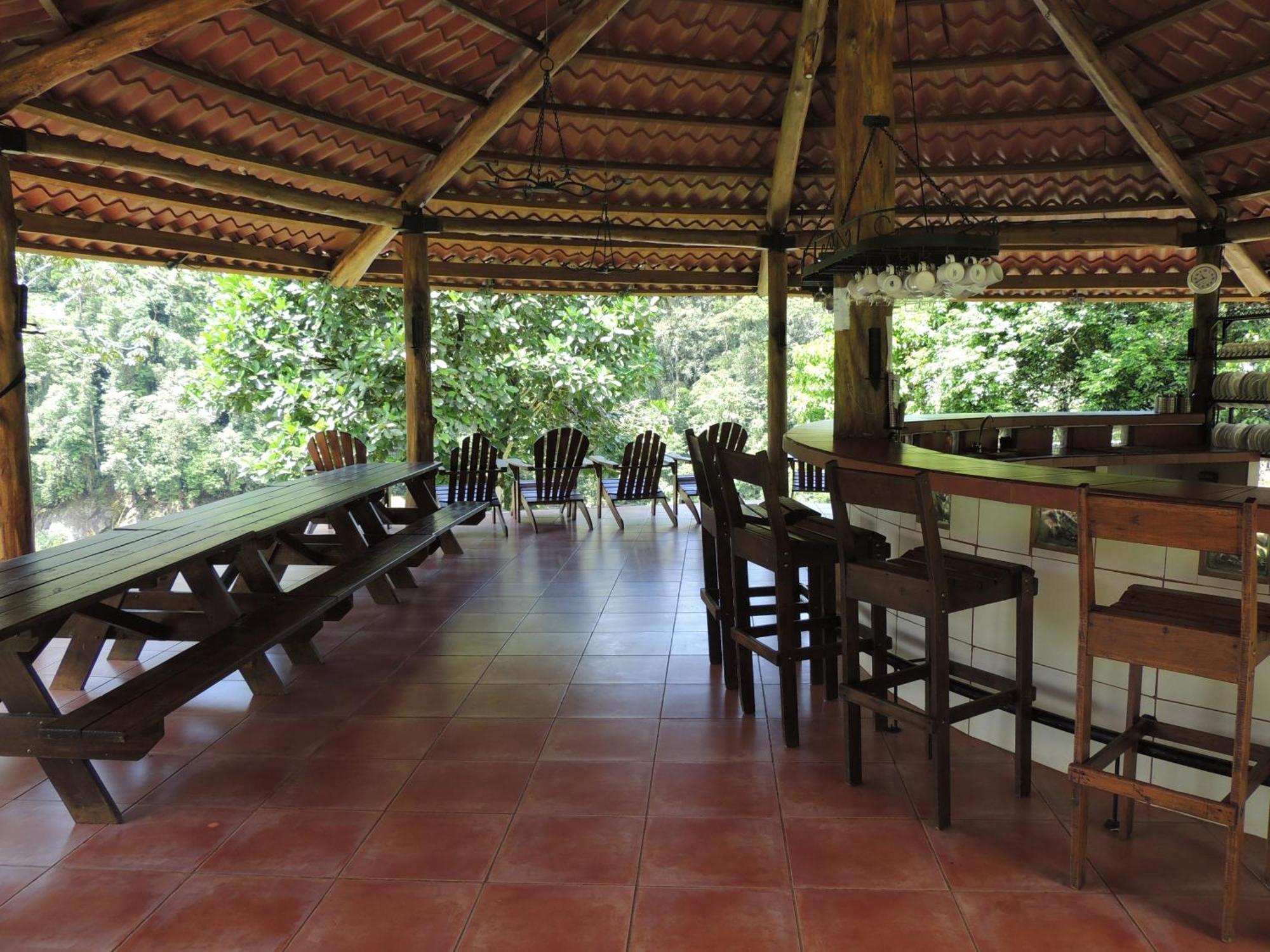 Pacuare River Lodge Bajo Tigre Bagian luar foto